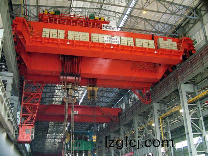 550T鍛(duan)造橋(qiao)式(shi)起重(zhong)機