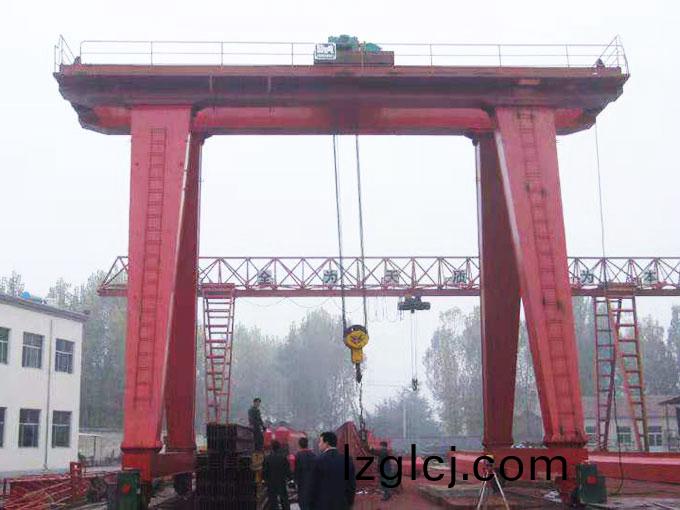 55t門(men)式起(qi)重(zhong)機