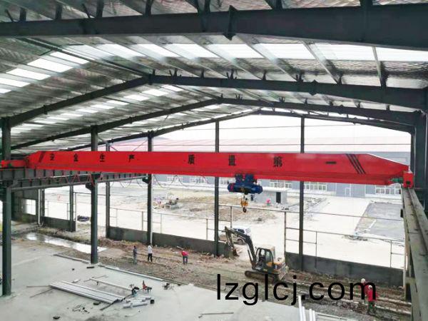 電動單樑橋式起(qi)重(zhong)機