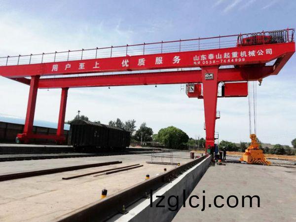40t集(ji)裝(zhuang)箱門(men)式(shi)起重(zhong)機(ji)