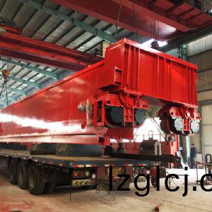 泰山(shan)起重機裝車(che)髮(fa)運(yun)現(xian)場(chang)
