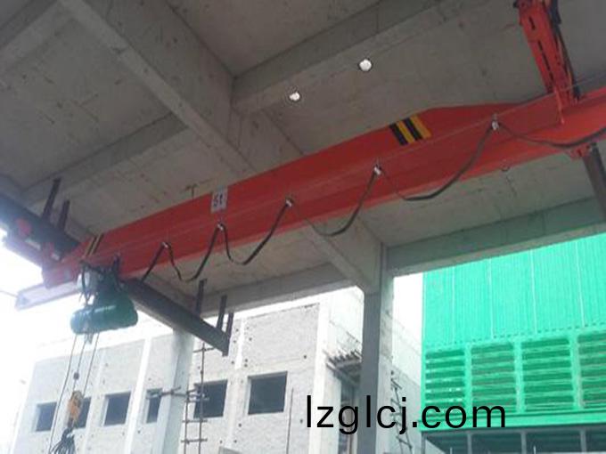 單樑(liang)懸掛(gua)起(qi)重(zhong)機(ji)