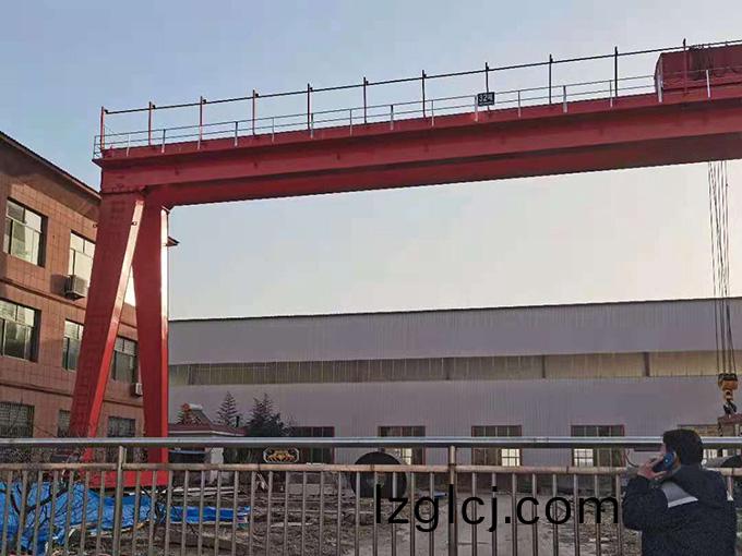 雙樑門式起重(zhong)機
